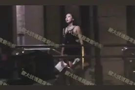 30岁“岳岳”夜会三女被曝，与酒吧女街头拥吻，夜宿爱豆左卓香闺图片