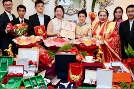 赌王千金何超盈，倒贴14亿下嫁东北小伙，结婚五年被丈夫宠成宝图片