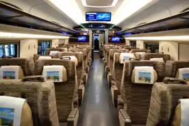 转发+收藏！火车上这些地方可以充电图片