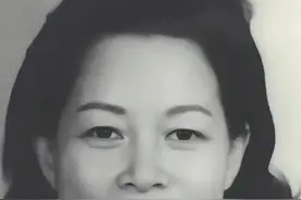 女民警外逃23年，如今70岁高龄回国投案，曾如何疯狂敛财图片