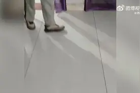 比亲生的还亲！山东济宁一男生用奖学金给继母买金耳钉，继母：18年的付出都是值得的图片