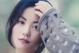 年轻时的王菲美得锐气，周迅像精灵，柏芝如画，看见袁泉一眼万年图片