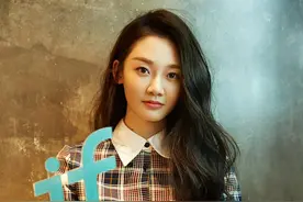 苗苗性感写真，妩媚动人图片