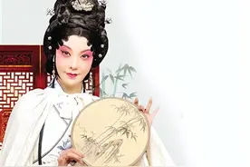 昆曲《李清照》主演刘亚琳—— “南阳的观众热情还懂戏”图片