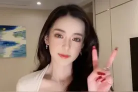 被称为“厦门林志玲”！迅猛龙掉滤镜惨翻车，黑历史爆出被逼哭图片
