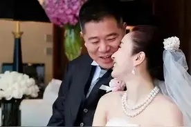 黎姿带富豪老公上节目，67岁马廷强夸赞妻子独立！黎姿：他很疼我图片