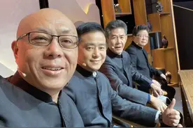 收藏家信赖的电视台古玩鉴宝专家，却无一人读过大学，多么可笑图片