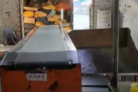 快递临时工，这活真的不能干，小伙:去一次了发誓再也不去图片