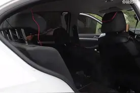 “天路”川藏线上废弃的汽车，为何没人敢捡？当地人：你捡个试试图片