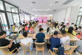 大型相亲现场！“青春正好，恋爱趁早”德州晚报主题相亲派对举行图片