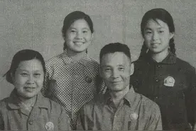王媛媛回忆1969年离家参军见到久别的司令爸爸时的感人情景图片