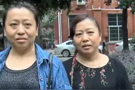 2016年女子上街吃饭认识陌生人，一查DNA，竟是双胞胎姐妹图片