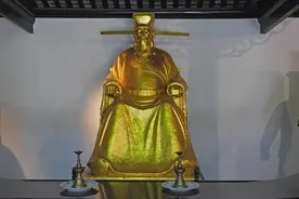 73年发现包拯墓，用金丝楠木制作棺材，离奇被钉8枚锁魂环图片
