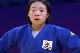 忍无可忍！韩国女选手怒扇对面耳光被罚下，亚运最脏动作还抗议？图片