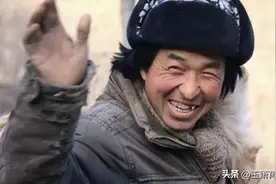 北大硕士携妻隐居深山11年，富豪同学驱车探望后大哭：缺钱我给啊图片