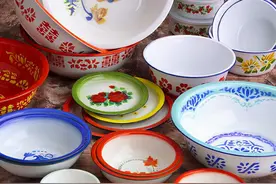 曾经家家户户都用得“搪瓷”，究竟是啥？为何现在很少见了？图片