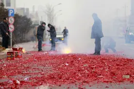 鞭炮禁放，电子鞭炮火爆市场，农民却不认，老农：没有年味图片