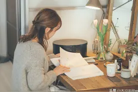 独居39㎡，一个人追剧吃饭，25岁单身女白领的生活过得令人羡慕图片