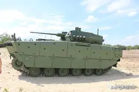 波兰陆军测试新型步兵战车，采购防空导弹图片