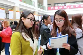 研究生导师爱问“家境”，是因为嫌贫爱富？答案或许和你想的不同图片