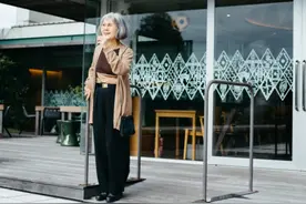 日本的老太太们真是优雅到老了！穿衣简单，体态优雅，审美在线图片