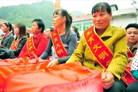从马寅初提出计划生育论到放开三胎，政策调整是否及时？图片