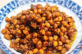 把啤酒倒入黄豆里，出锅秒变美食，做一次吃一整个冬天，太香了图片