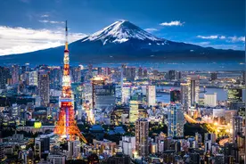 日本富士山是一座活火山，距离首都东京有多远？图片