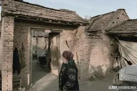 一位七旬老人，拔了邻居长到七八厘米的麦，多人竟支持老人的做法图片