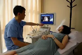 孕早期，胎宝究竟在孕妈肚子里干什么？人家随时都在努力成长呢图片
