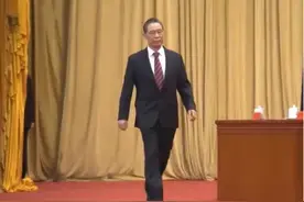 钟南山被授予共和国勋章，争议频频，你们真的了解他吗？图片