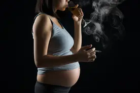 喝酒、抽烟、喝茶，到底哪个危害大？今天就来比一比图片