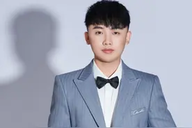 四川可乐避税吓退网，狗老师补缴了180多万，老狗斥责刘刘是破鞋图片