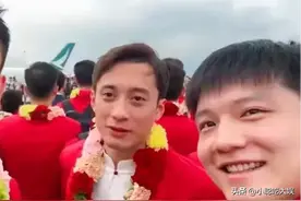 国乒抵达香港入住酒店了，樊振东王曼昱镜头少，陈梦更新社交媒体图片