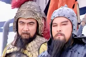 文丑能跟赵云大战50回合，为何却被关羽三刀斩杀？张辽比谁都清楚图片