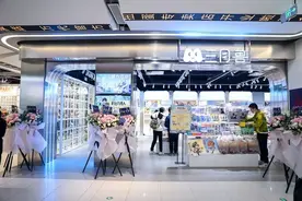 三月兽上海新店开业，背后公司翻翻动漫怎么做“衍生品”？｜雷报图片