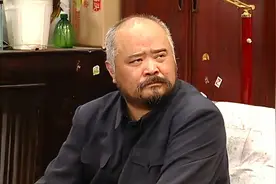 演员李琦不顾医生劝阻，每天2包烟，顿顿8两白酒，如今变成这样图片