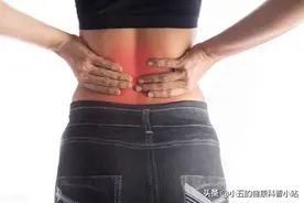 中老年女性出现漏尿怎么办？科学使用4类药物，改善盆底肌群功能图片