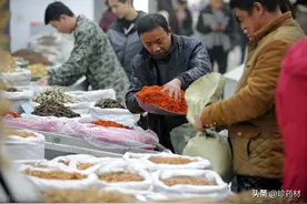 4月15日中药材市场快讯：金银花、连翘、苍耳子、高良姜、白豆蔻图片