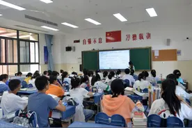 你是愿意在实验班垫底，还是在普通班当尖子？图片