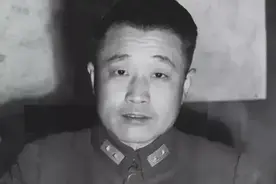 1947 年东北四平战役：解放军顽强抵抗，国民党军欲犯辽南解放区图片