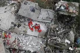 广西德保一地巨石滑落压垮房屋，致2人死亡1人受伤图片