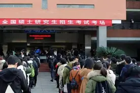 有条件出国留学的孩子，你值得给父母磕100个头图片