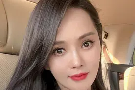 重男轻女家庭长大的女星，有人从小挨打，有人一生扶弟，个个唏嘘图片