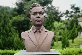 此人是东江根据地的创始人之一，毛主席曾评价他：一面斗争的旗帜图片