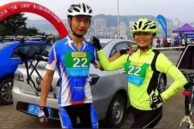 23岁小伙骑行结识真爱，却遭家人强烈反对：她儿子都和你一般大了图片