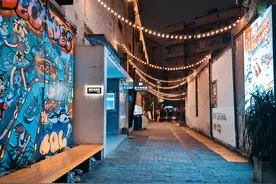重庆一网红打卡地，文艺风范，夜景很美，却冷冷清清图片