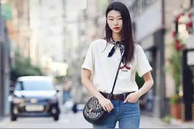 韩国素人街拍真让人刮目相看，每一位女生的穿搭，都值得照搬照抄图片
