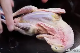 鸽子肉还在拿来煨汤吗？这才是最养人的吃法，加料一腌一烧，真香图片