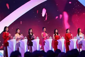 《非诚勿扰》“给父亲的一封信”感动全场 恋人并肩作战更动人图片